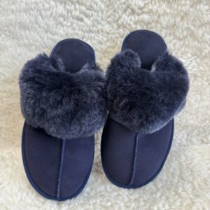 Дамски тъмносини чехли от агнешка кожа